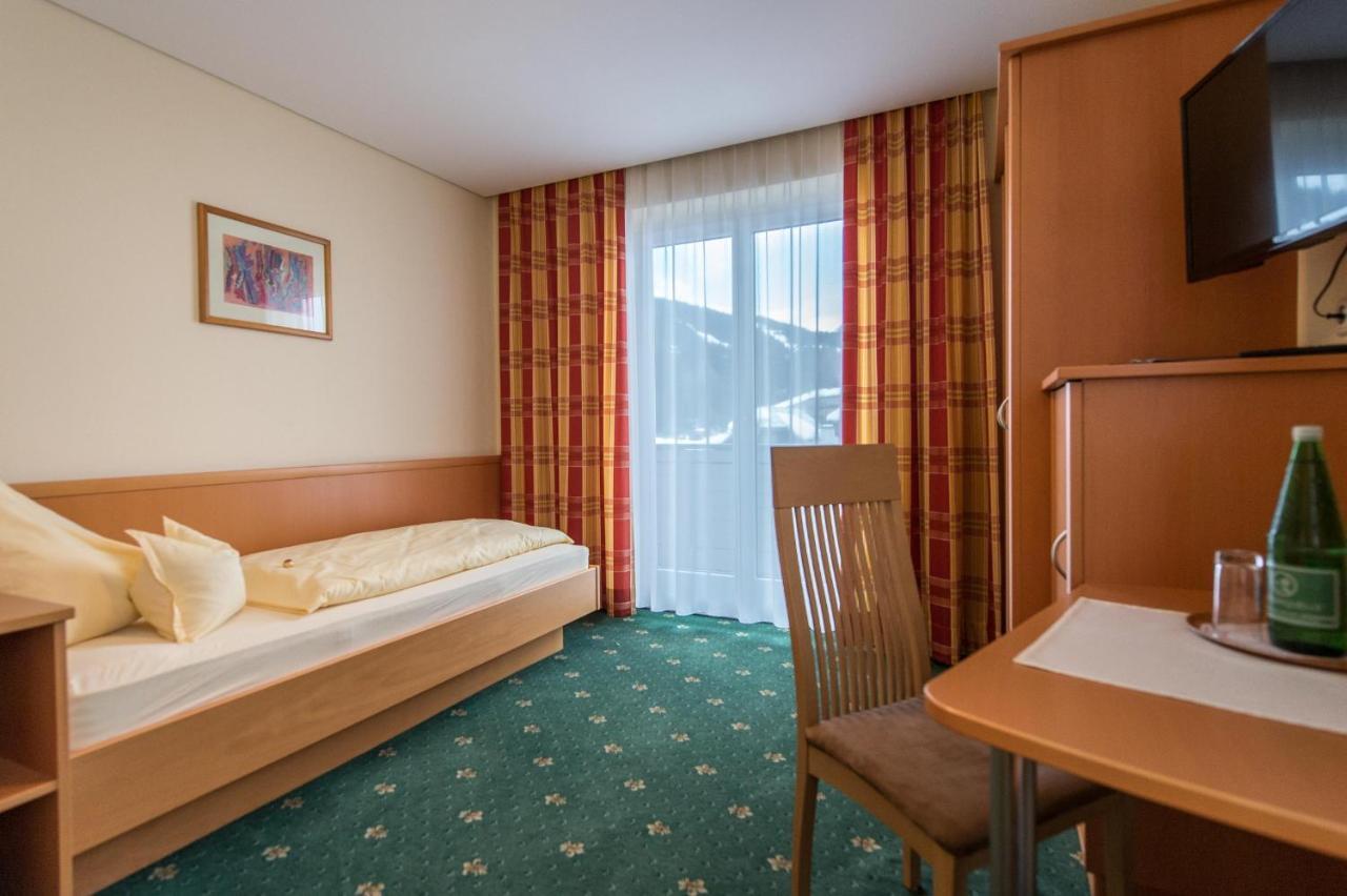 Pension Elisabeth Russbach am Pass Gschütt Quarto foto