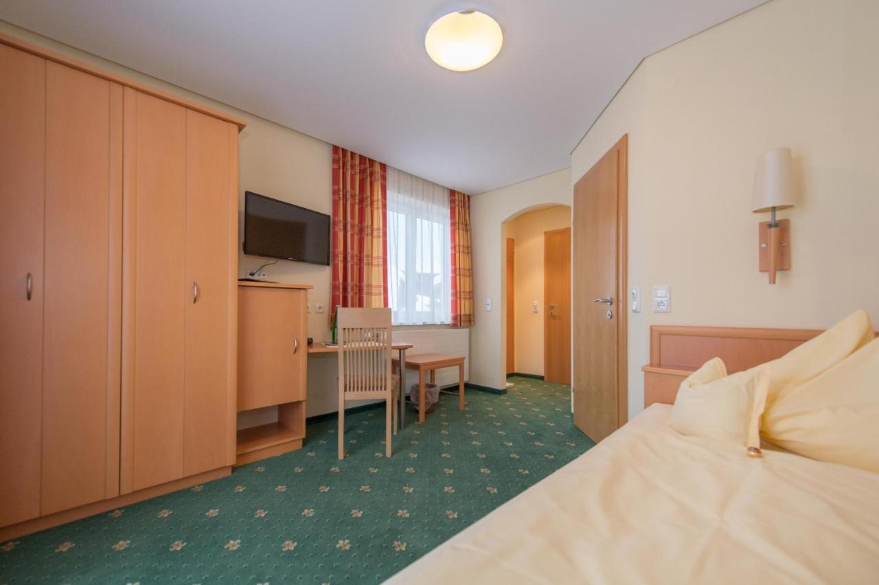 Pension Elisabeth Russbach am Pass Gschütt Quarto foto