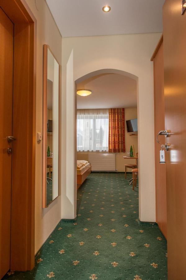 Pension Elisabeth Russbach am Pass Gschütt Quarto foto